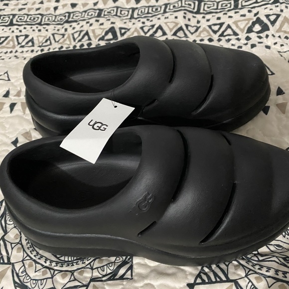 UGG K Sport Yeah Clog Crocs Sandals Women’s Size 6 Black NEW. - Picture 3 of 4